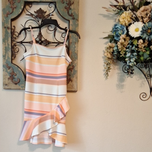 Bar III White Cream Tiered Sundress. NWOT Size MEDIUM - Picture 4 of 11